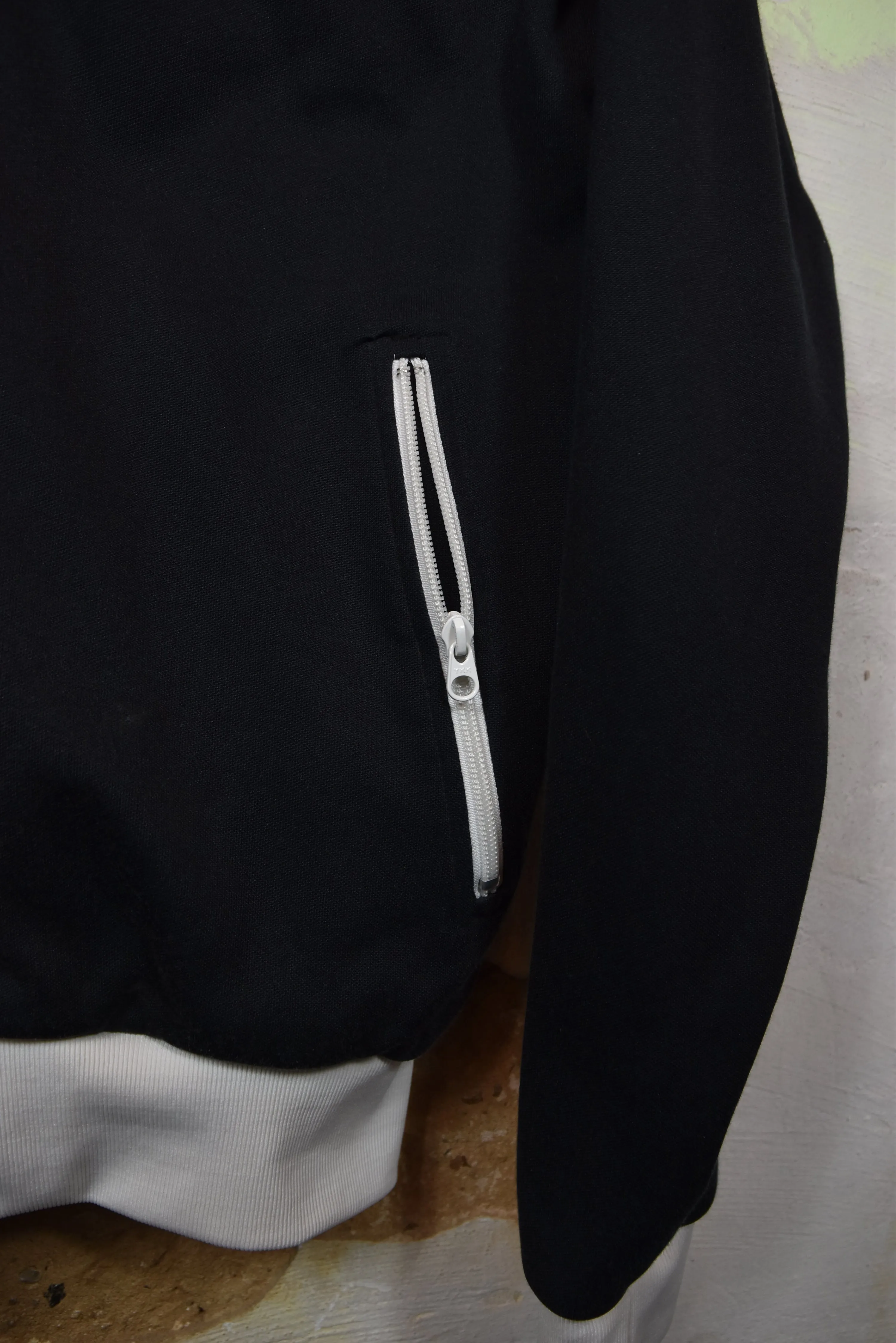 ADIDAS schwarze Trainingsjacke mit Kontrastbündchen, Gr. XL